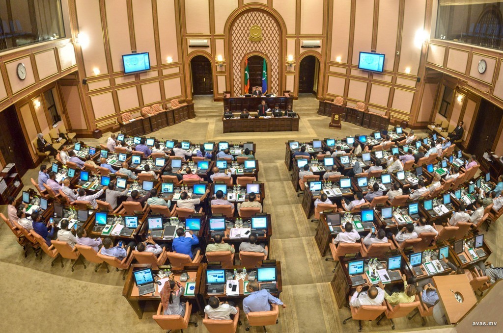 އިންޝުއަރެންސް މައްސަލައިގައި މަޖިލީހުން އެލައިޑާއެކު ބޭއްވި ބައްދަލުވުން ސިއްރުކޮށްފި